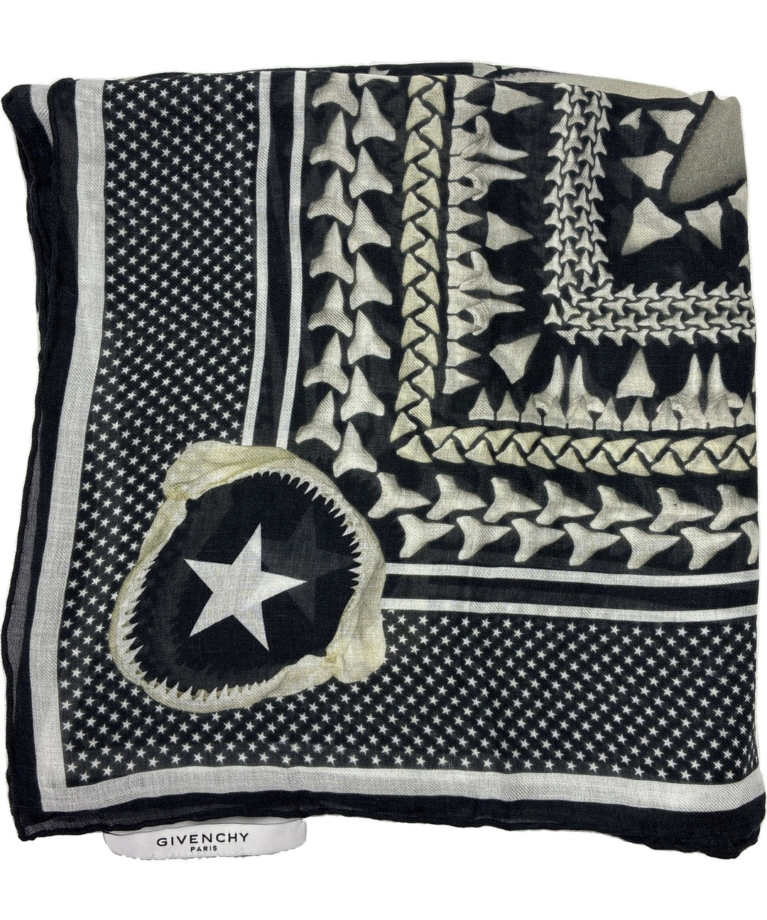 GIVENCHY ผ้าพันคอ
