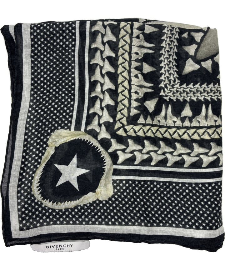 GIVENCHY ผ้าพันคอ