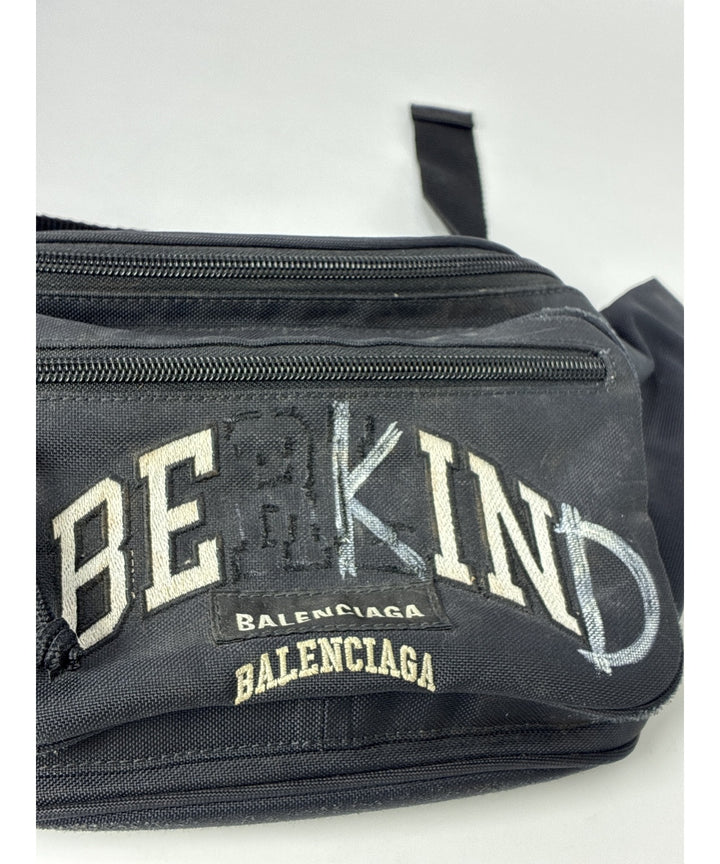 BALENCIAGA กระเป๋าสะพาย