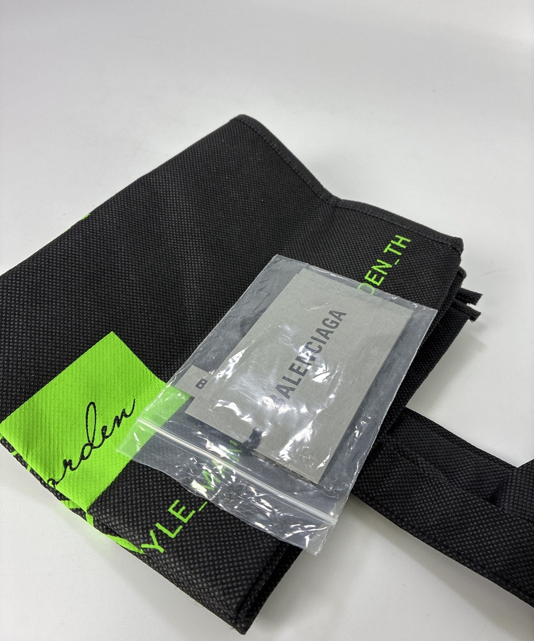 BALENCIAGA กระเป๋าสะพาย