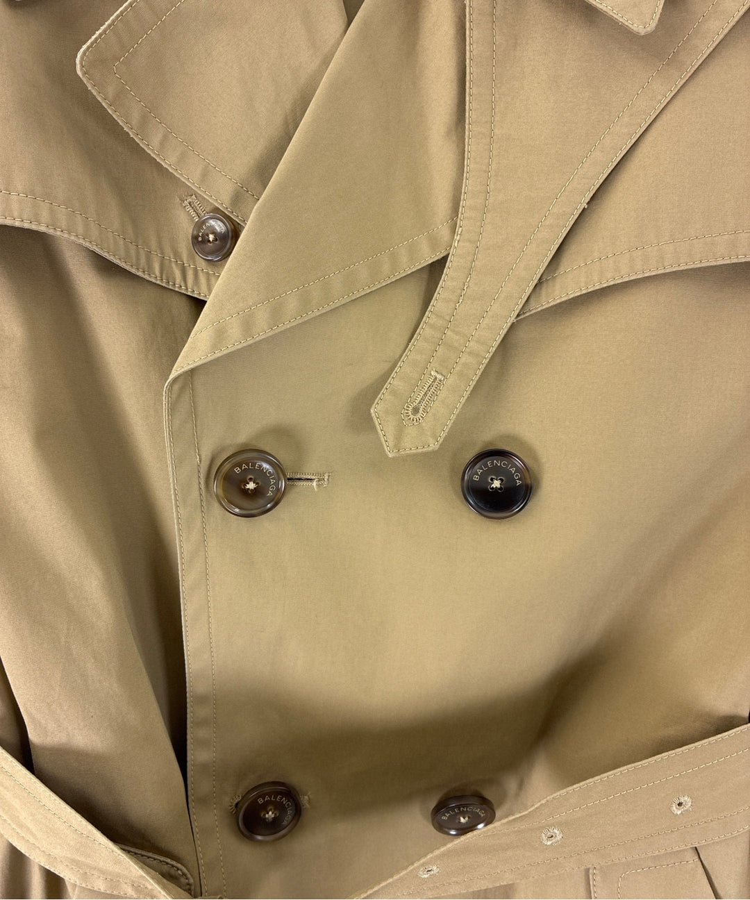 BALENCIAGA เสื้อกันฝน