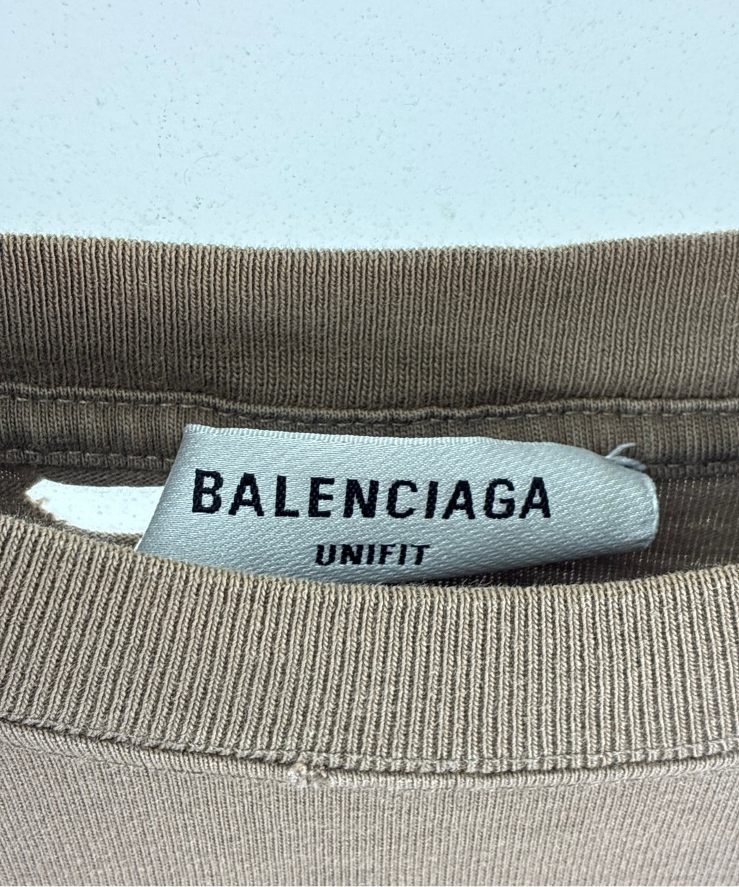 BALENCIAGA เสื้อยืด/เสื้อท็อปส์