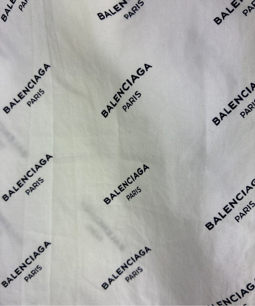 BALENCIAGA เสื้อลำลอง