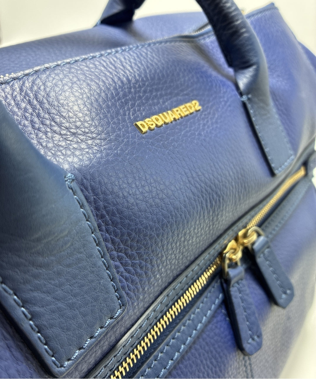 DSQUARED กระเป๋าถือขนาดใหญ่