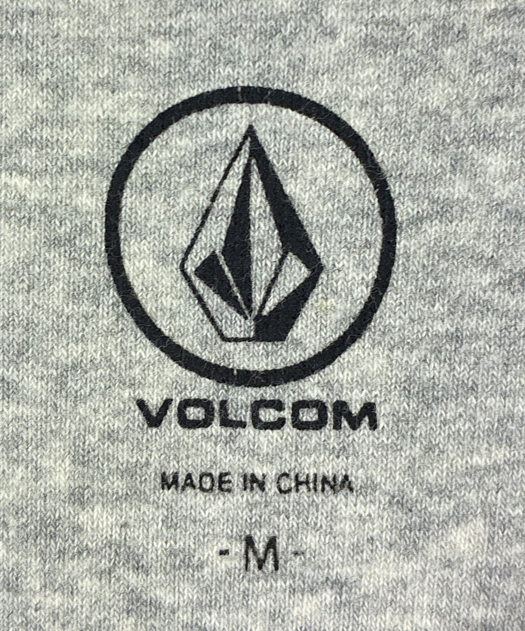 VOLCOM เสื้อยืด/เสื้อท็อปส์