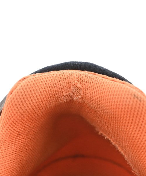 DIESEL รองเท้าผ้าใบ