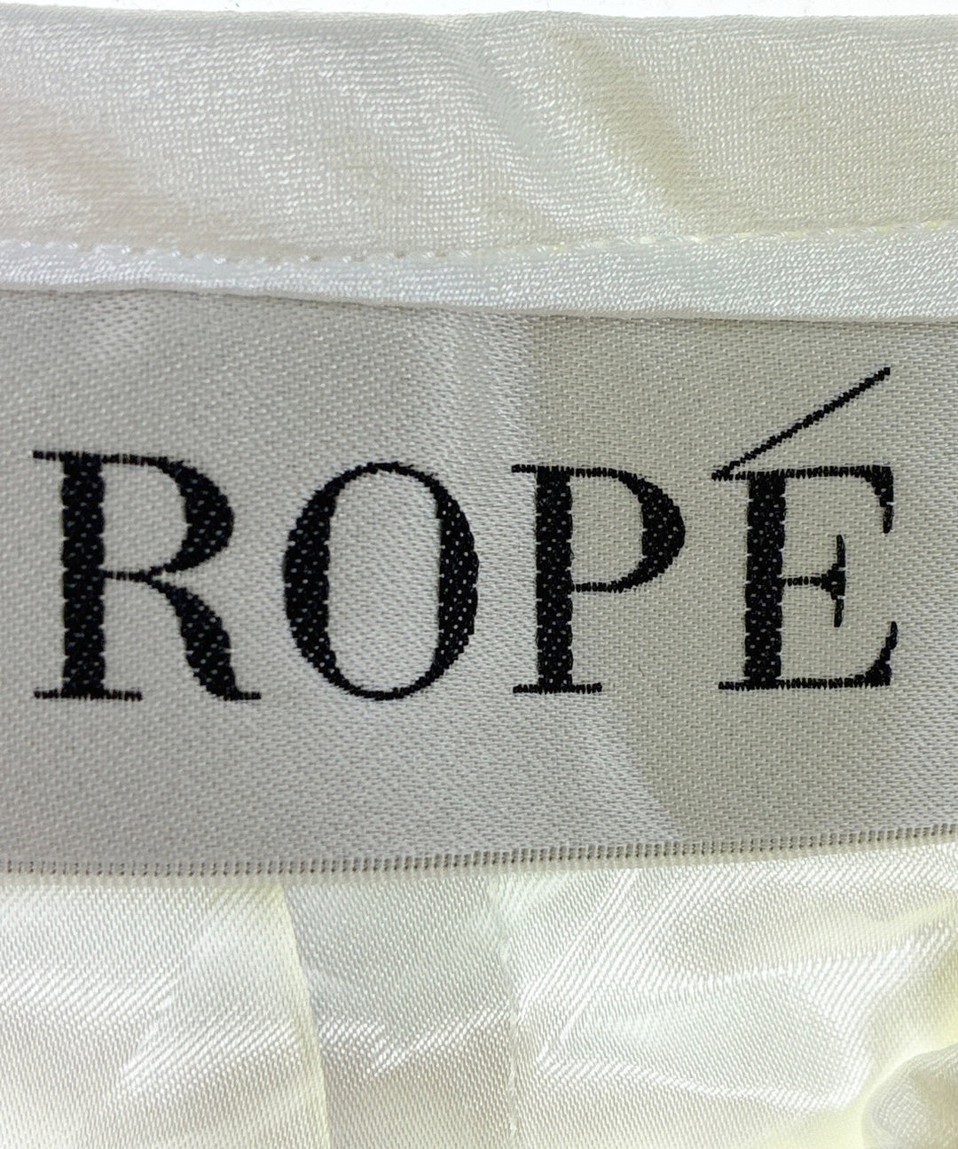 ROPE กระโปรงยาวถึงเข่า