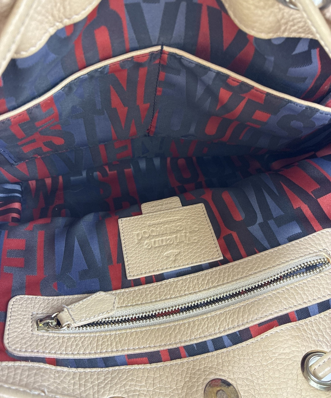 Vivienne Westwood กระเป๋าสะพาย