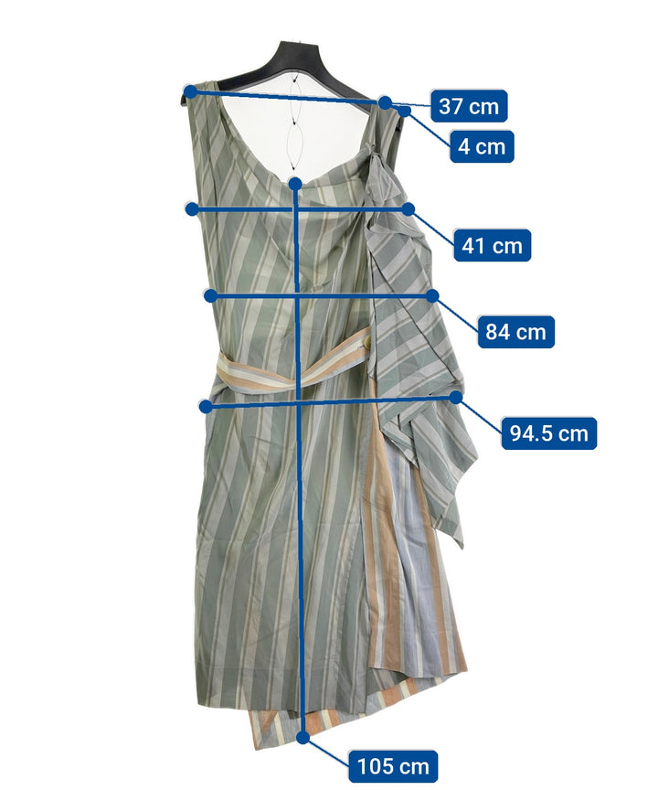 Vivienne Westwood เดรสที่เป็นเสื้อเชิ้ตตัวยาว