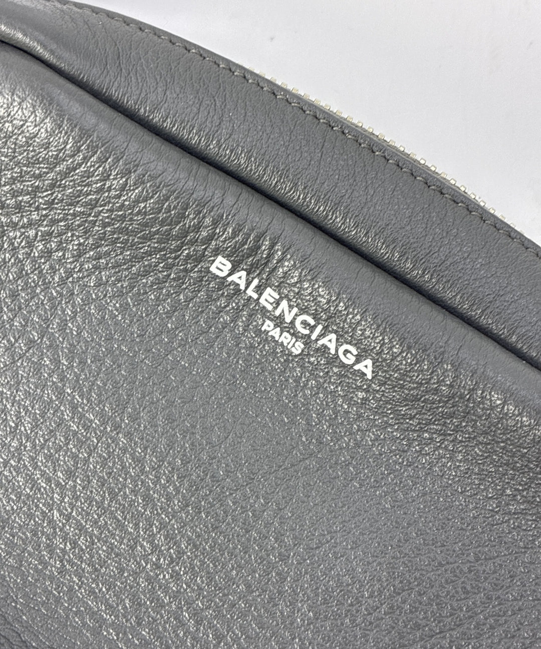 BALENCIAGA กระเป๋าสะพาย