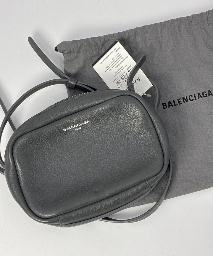 BALENCIAGA กระเป๋าสะพาย