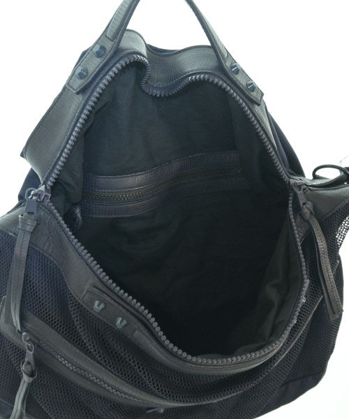 BALENCIAGA กระเป๋าสะพาย