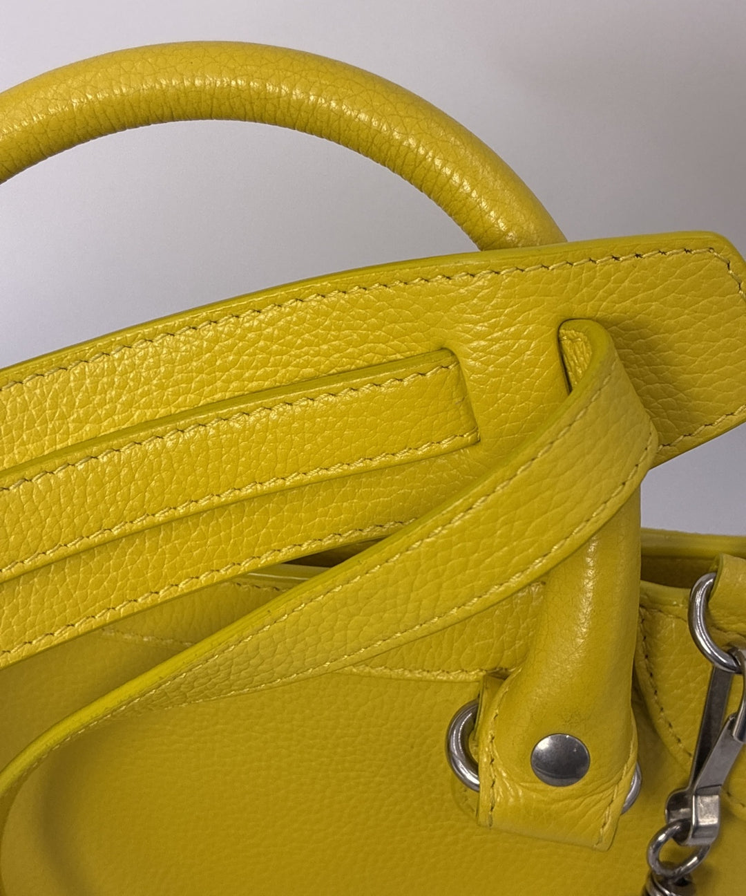 BALENCIAGA กระเป๋าสะพาย