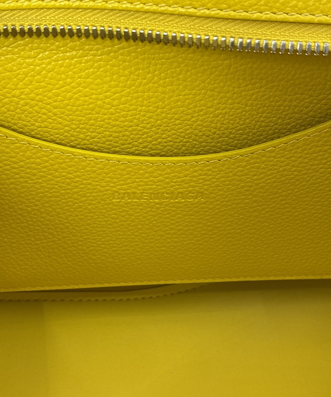 BALENCIAGA กระเป๋าสะพาย