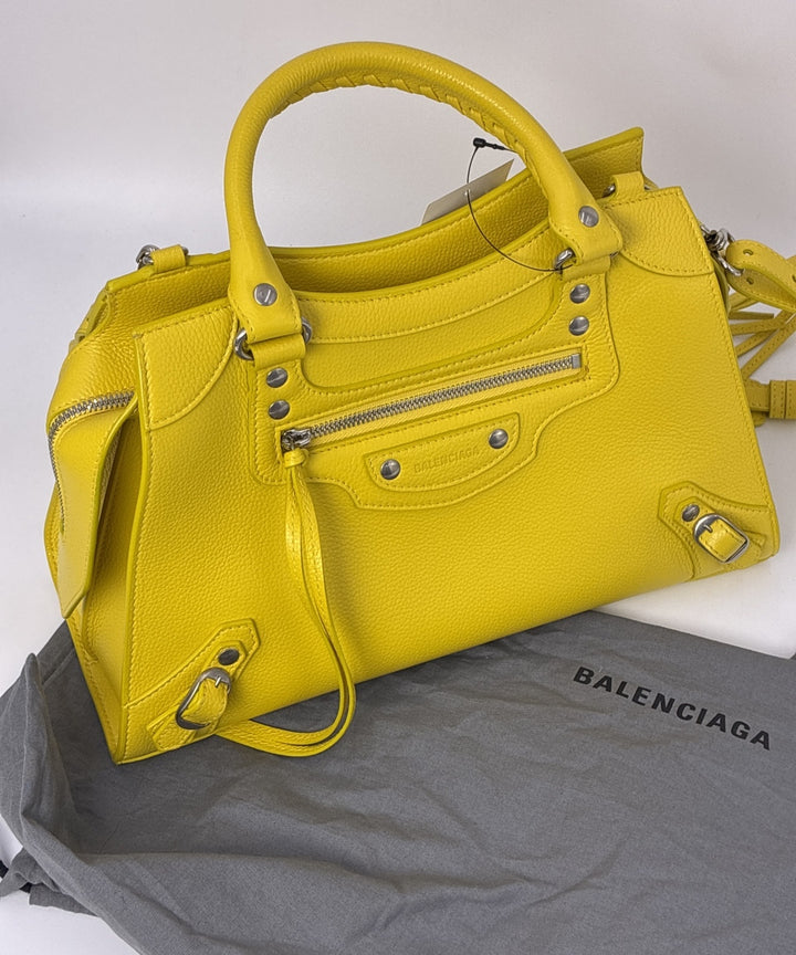 BALENCIAGA กระเป๋าสะพาย