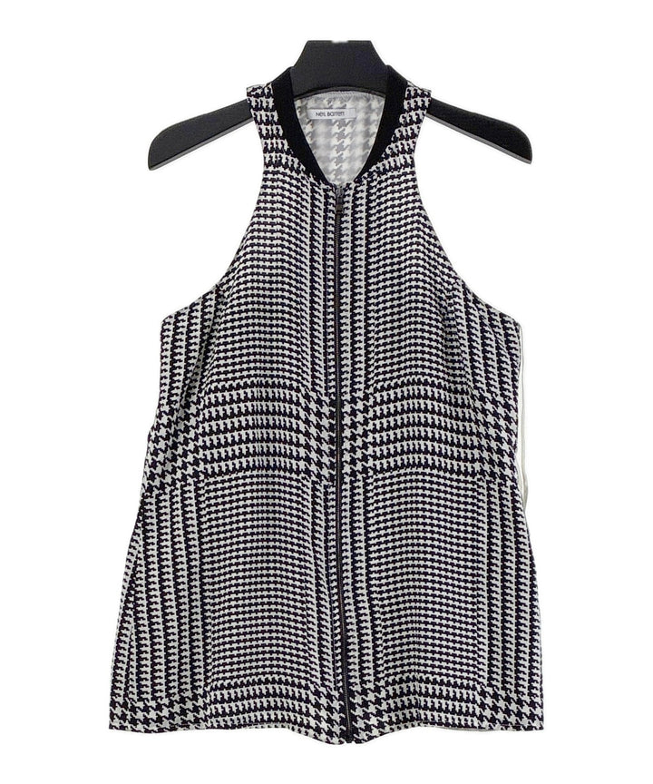 Neil Barrett เสื้อแขนกุด