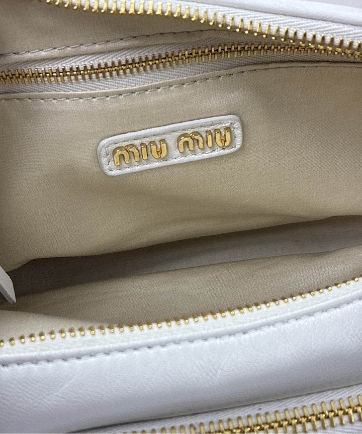 Miu Miu กระเป๋าสะพาย