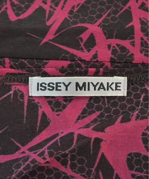 ISSEY MIYAKE เสื้อยืด/เสื้อท็อปส์