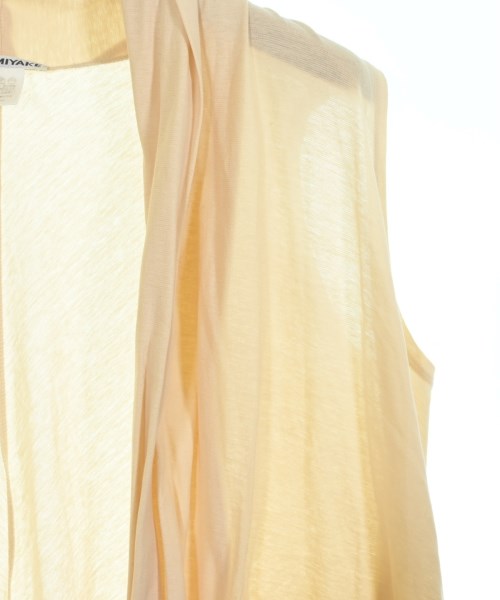 ISSEY MIYAKE Sleevelesses