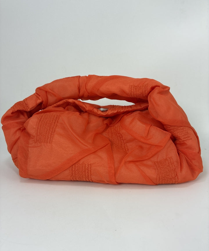 ISSEY MIYAKE กระเป๋าถือ