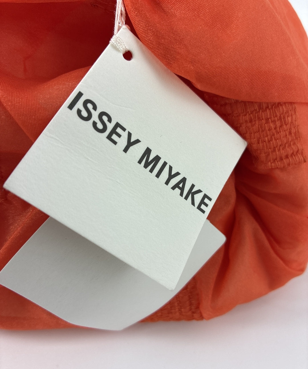 ISSEY MIYAKE กระเป๋าถือ