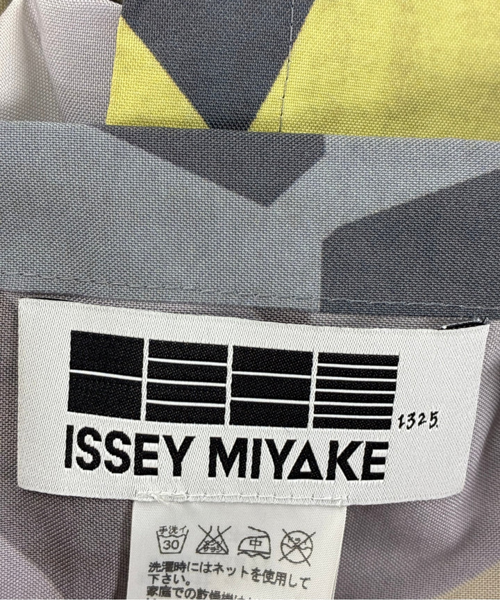 ISSEY MIYAKE เสื้อลำลอง