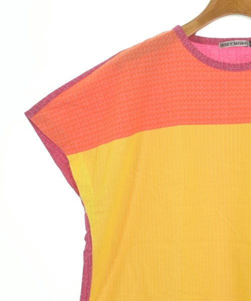 ISSEY MIYAKE เสื้อยืด/เสื้อท็อปส์