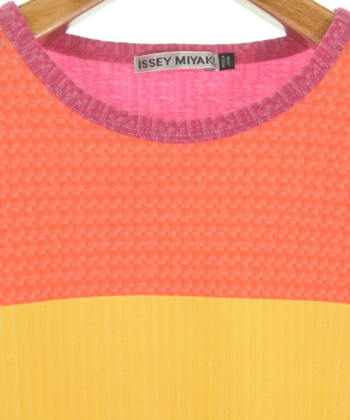 ISSEY MIYAKE เสื้อยืด/เสื้อท็อปส์