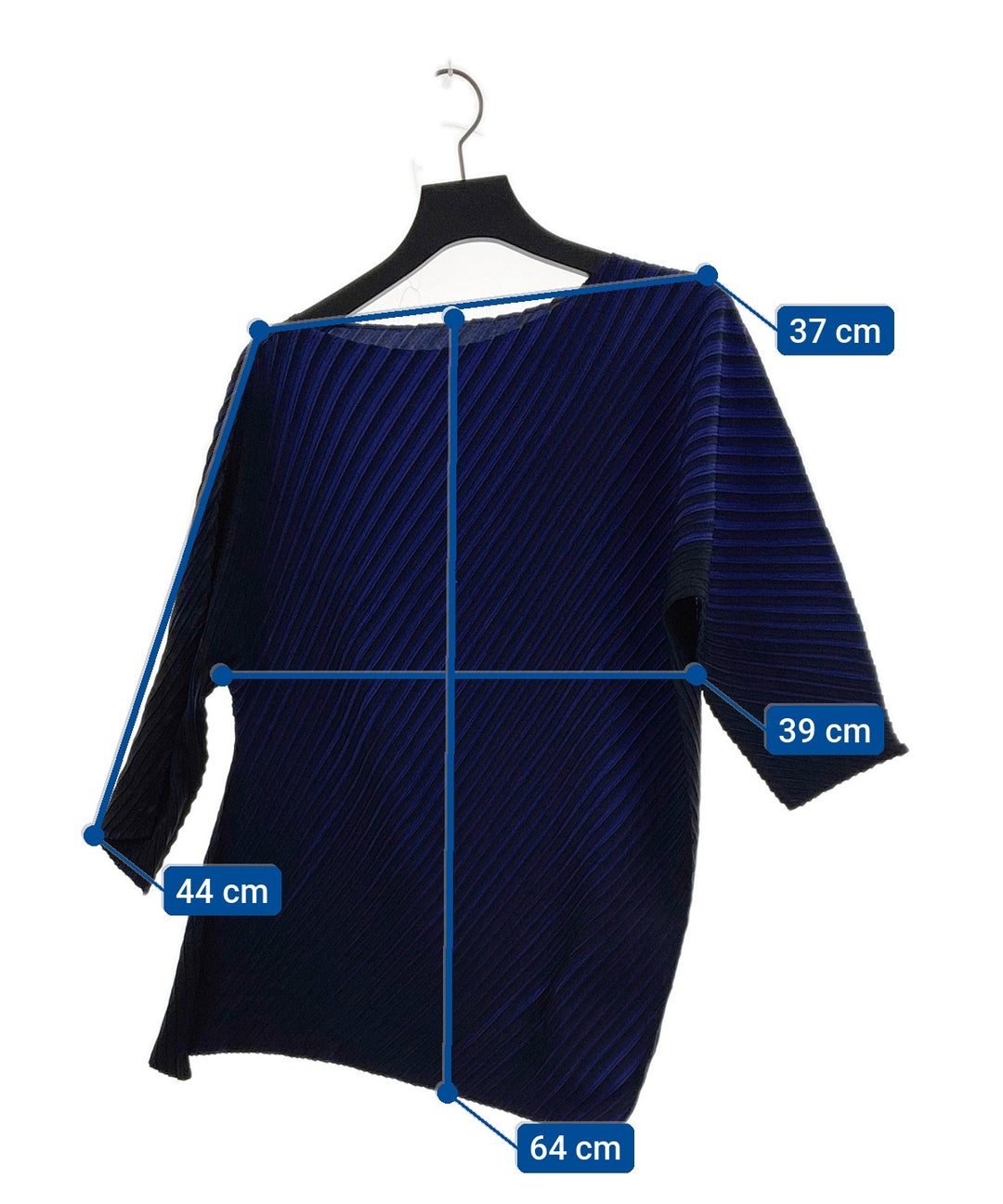 ISSEY MIYAKE เสื้อยืด/เสื้อท็อปส์
