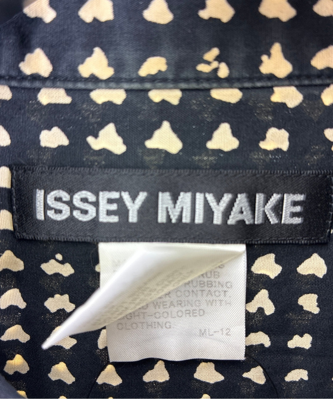 ISSEY MIYAKE เสื้อลำลอง