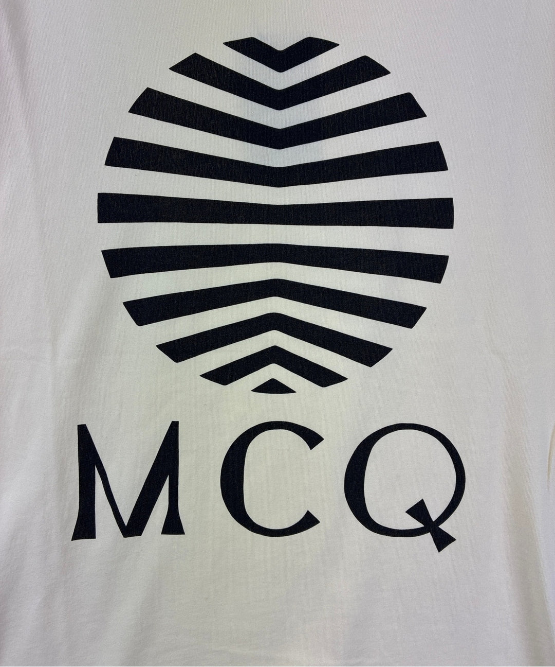 McQ เสื้อยืด/เสื้อท็อปส์