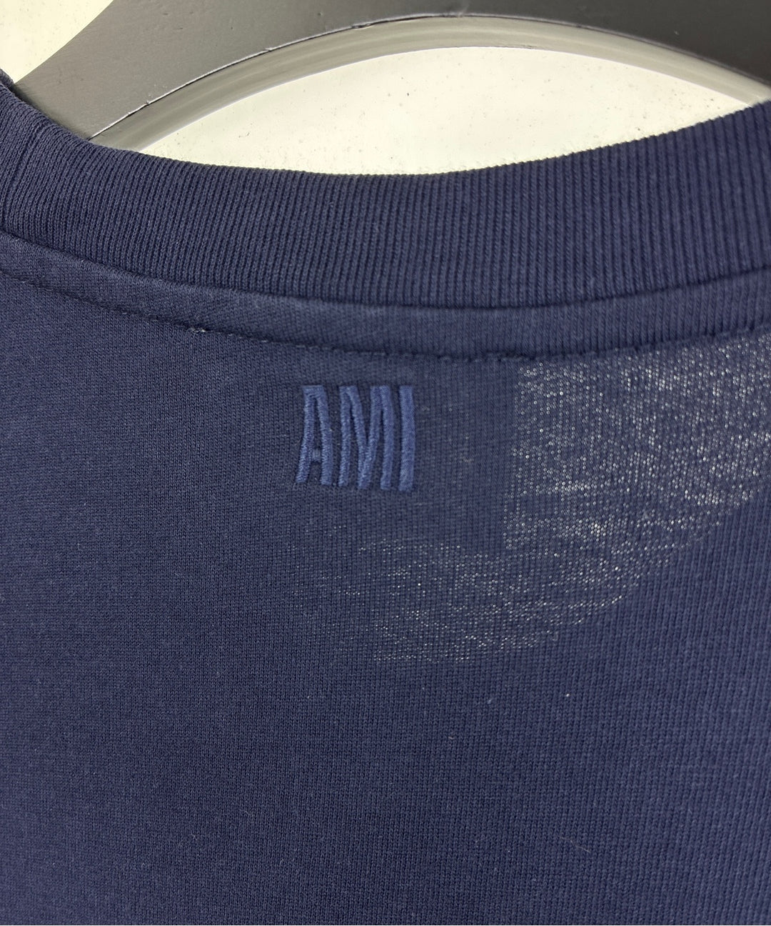 ami เสื้อยืด/เสื้อท็อปส์