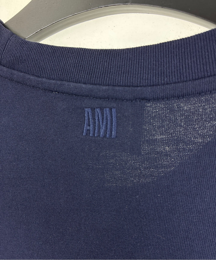 ami เสื้อยืด/เสื้อท็อปส์