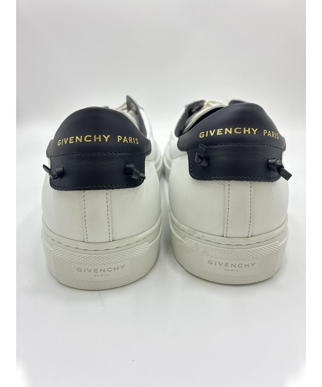 GIVENCHY รองเท้าผ้าใบ