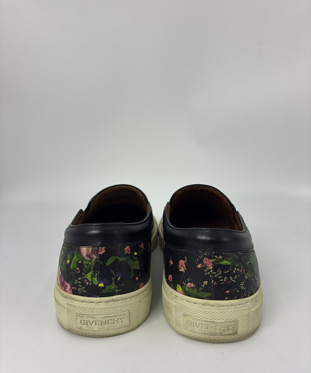 GIVENCHY รองเท้าผ้าใบ