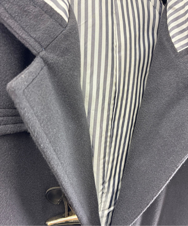 THOM BROWNE เสื้อโค้ทดัฟเฟิล