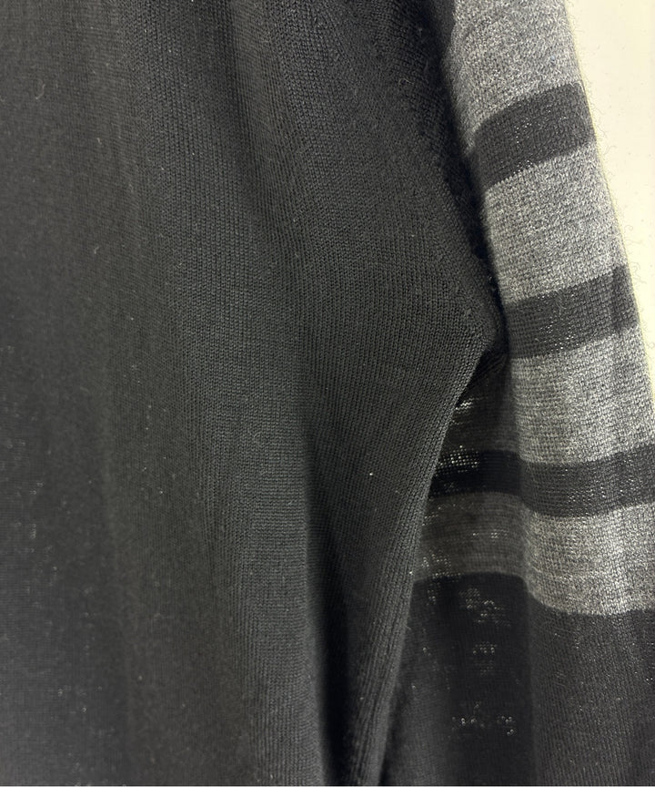 THOM BROWNE เสื้อถัก