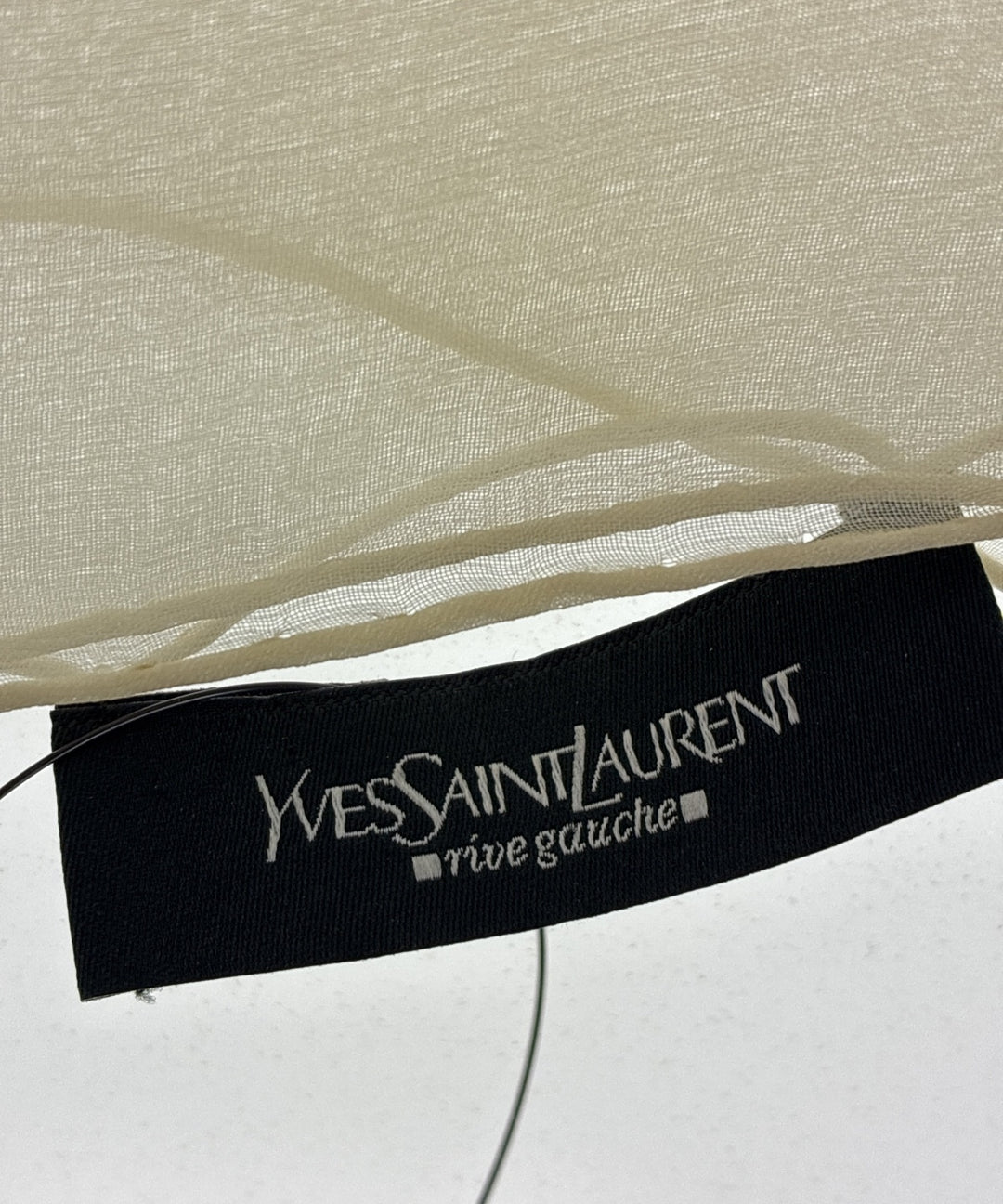 YVES SAINT LAURENT ผ้าพันคอ