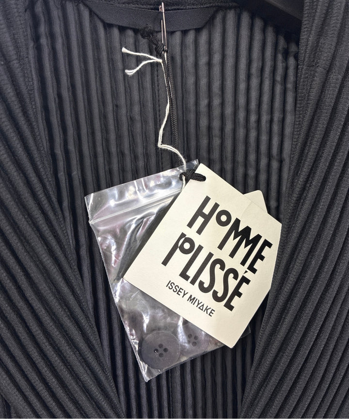 HOMME PLISSE แจ็คเก็ตลำลอง
