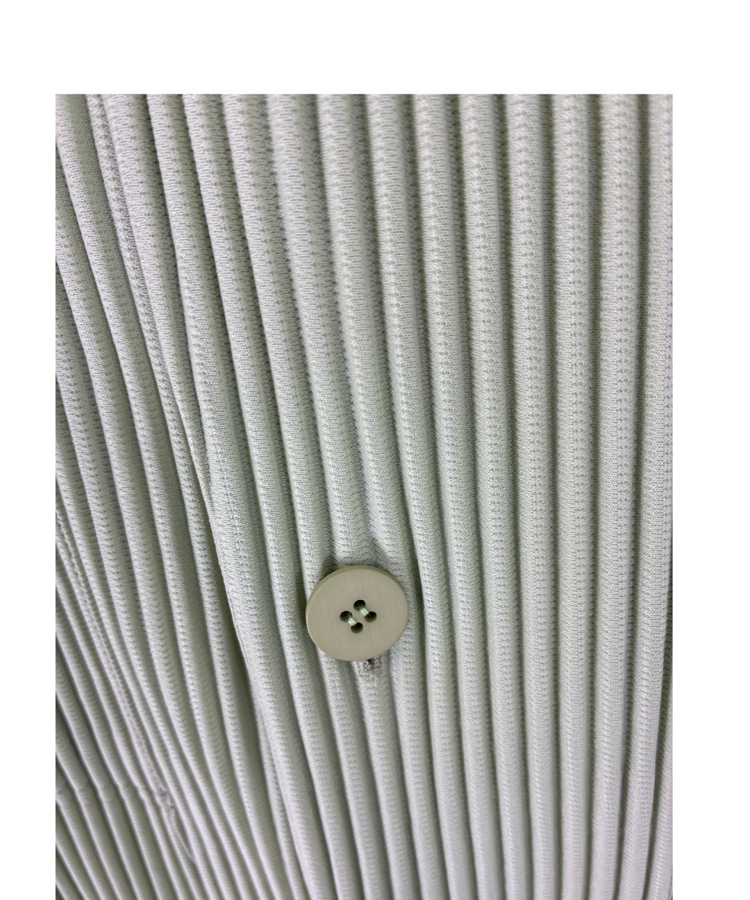 HOMME PLISSE แจ็คเก็ตลำลอง