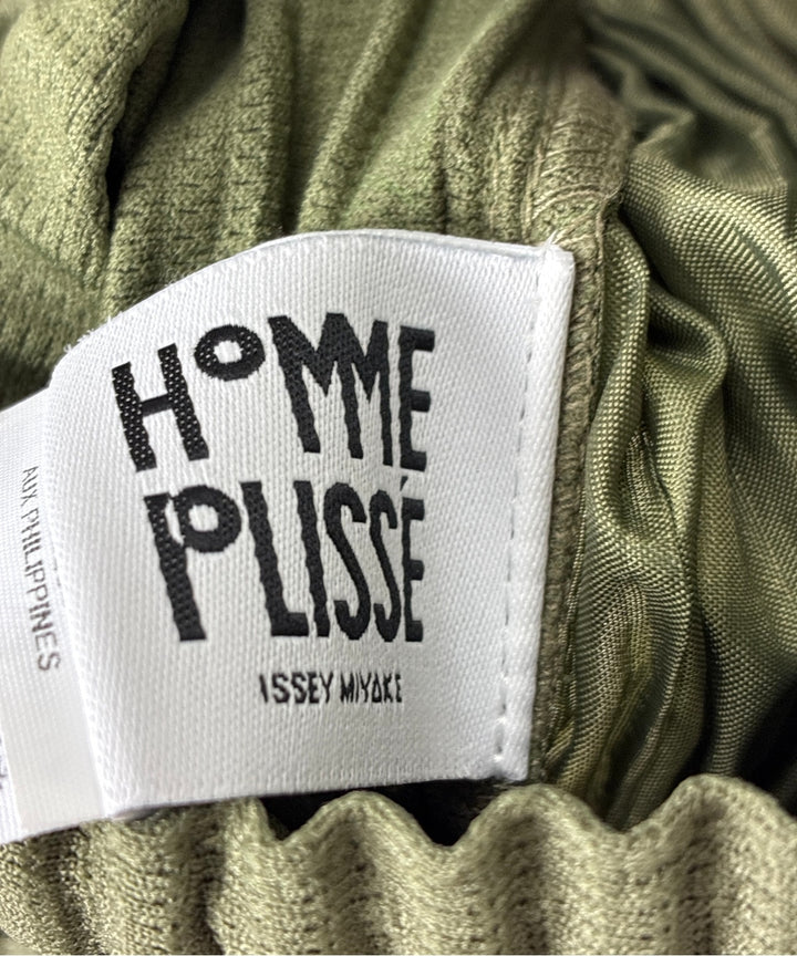 HOMME PLISSE กางเกงขาสั้น
