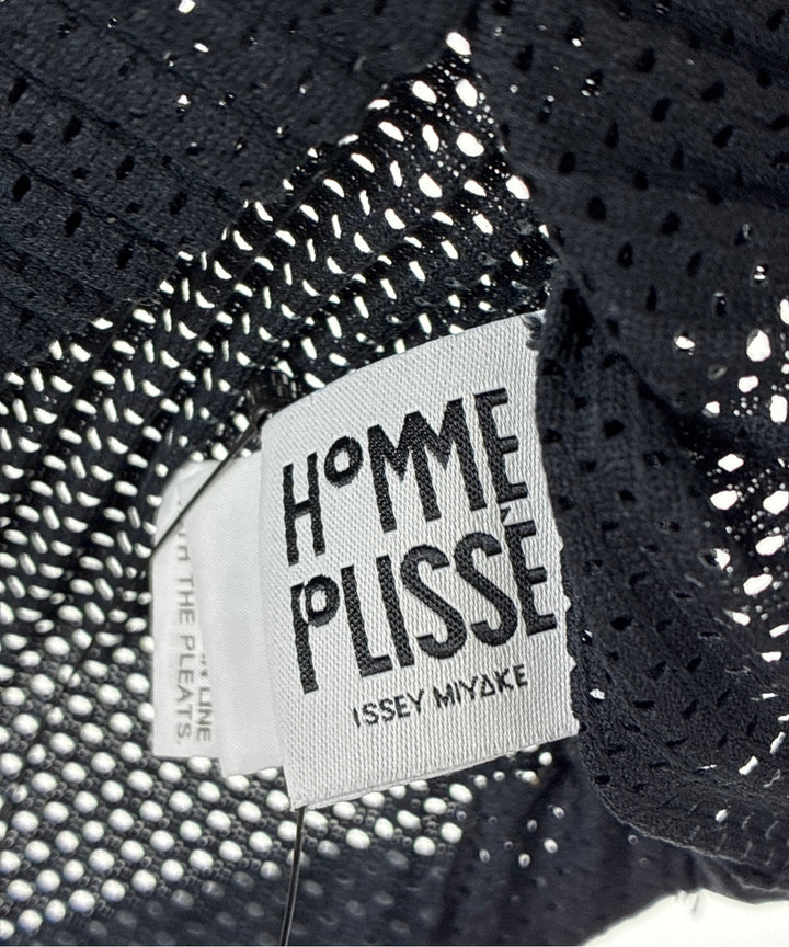 HOMME PLISSE เสื้อยืด/เสื้อท็อปส์