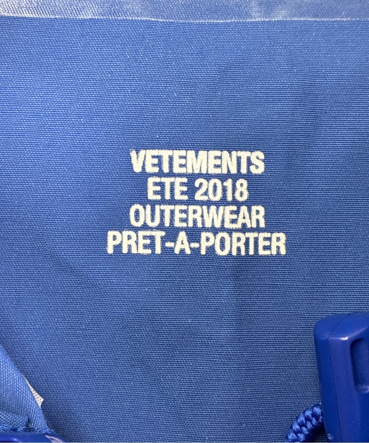 VETEMENTS เสื้อโค้ท อื่น