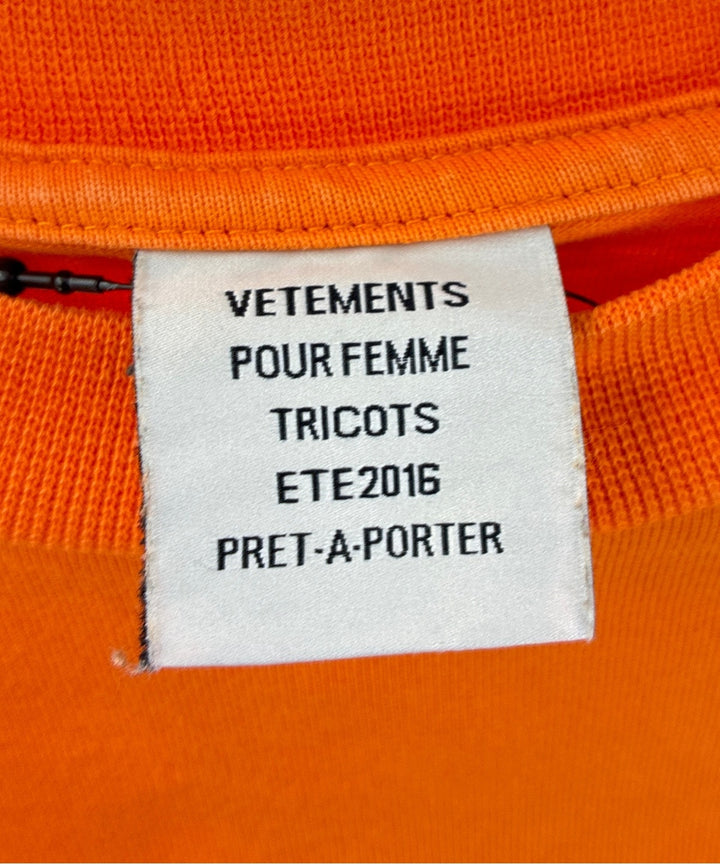 VETEMENTS เสื้อยืด/เสื้อท็อปส์