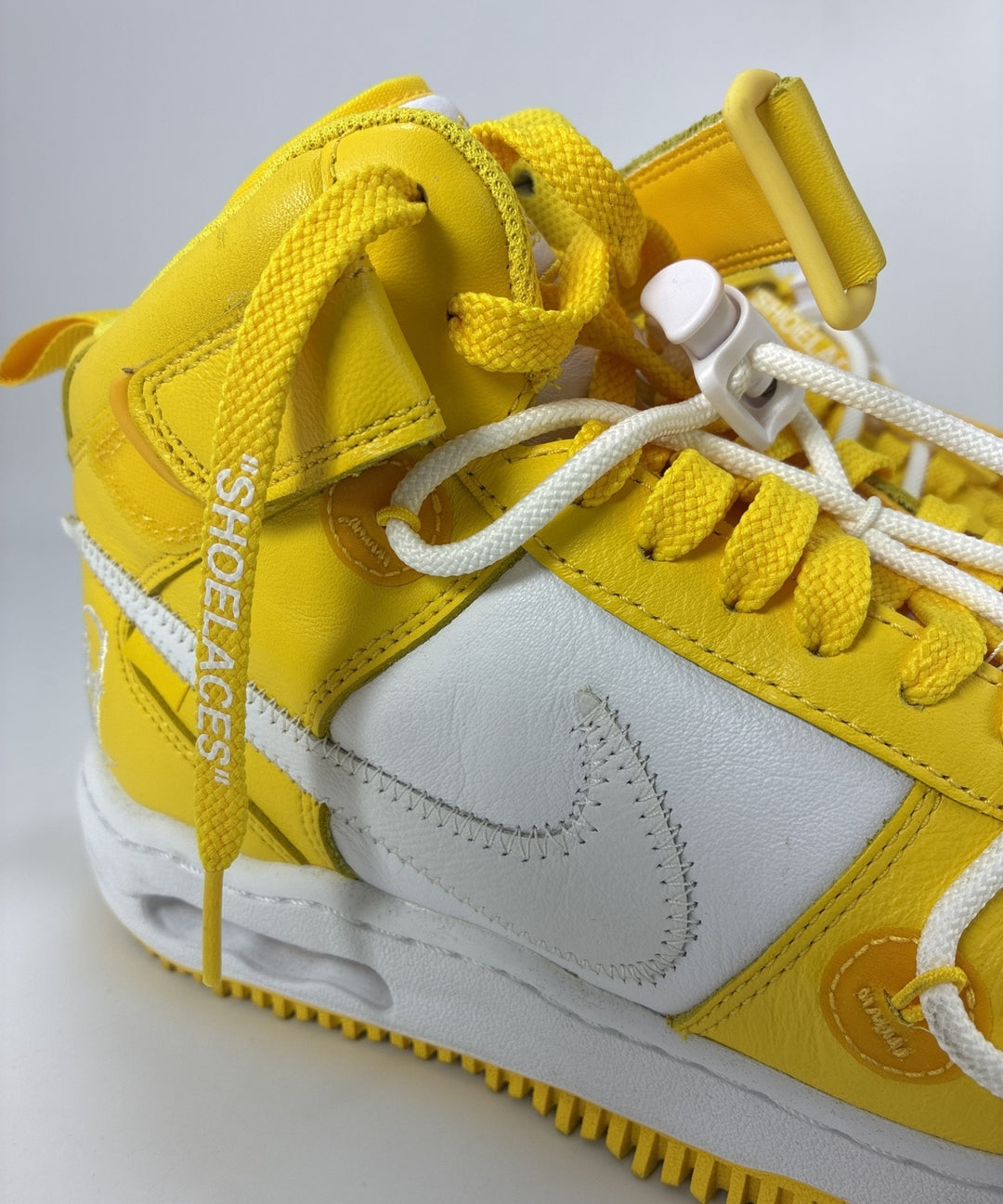 OFF-WHITE รองเท้าผ้าใบ