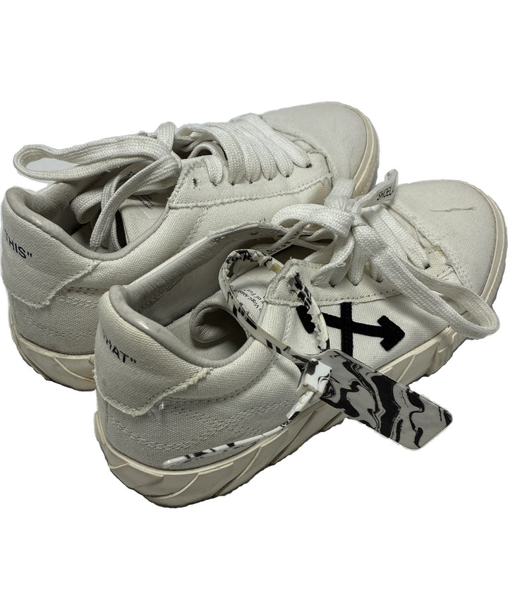 OFF-WHITE รองเท้าผ้าใบ