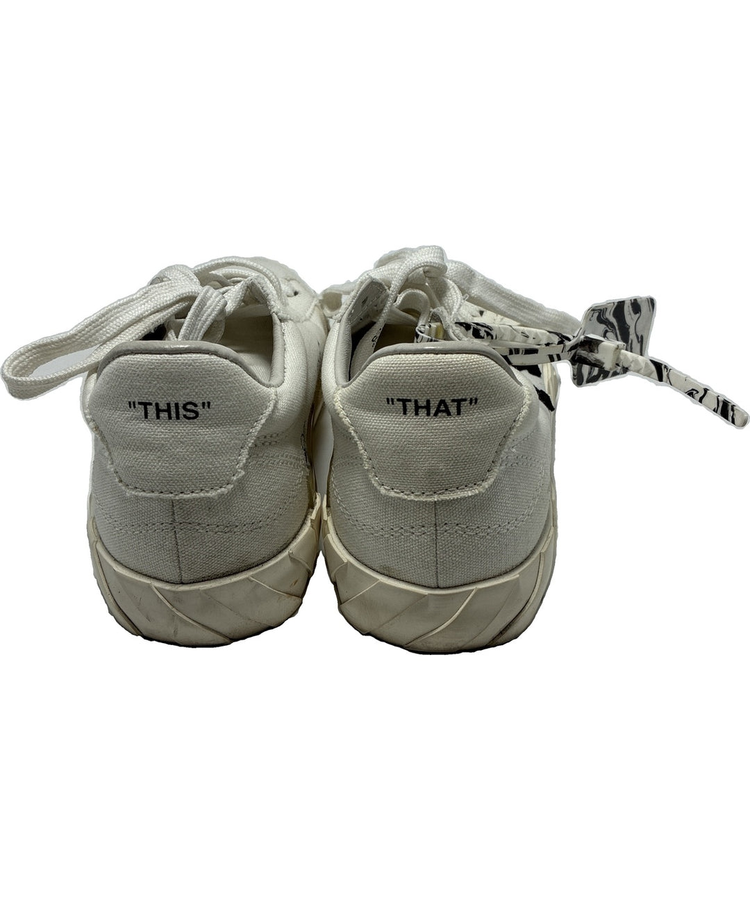 OFF-WHITE รองเท้าผ้าใบ