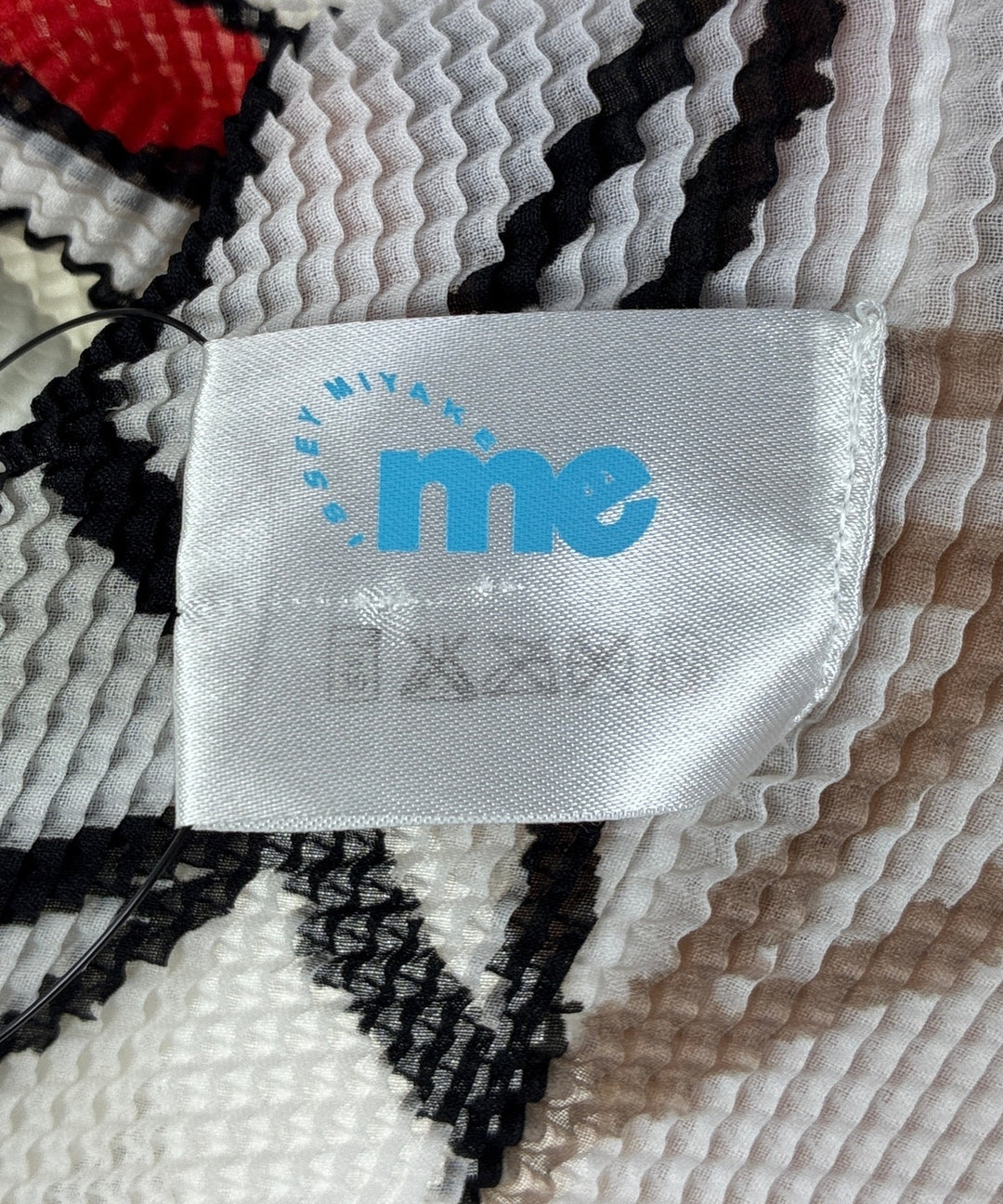 me ISSEY MIYAKE เสื้อยืด/เสื้อท็อปส์