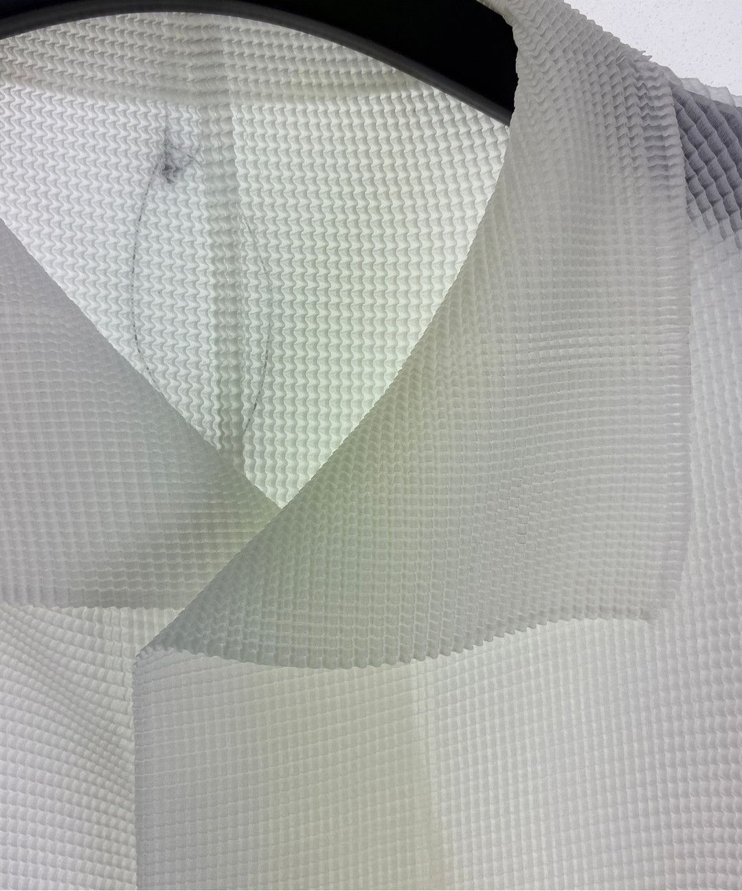me ISSEY MIYAKE เสื้อลำลอง