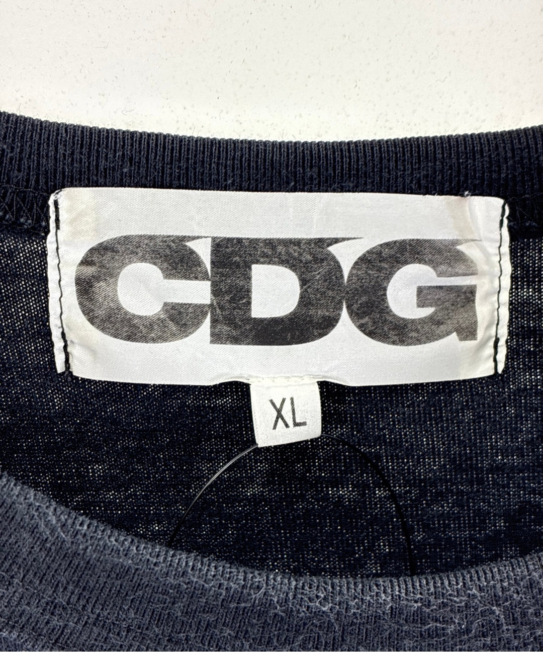 CDG เสื้อยืด/เสื้อท็อปส์